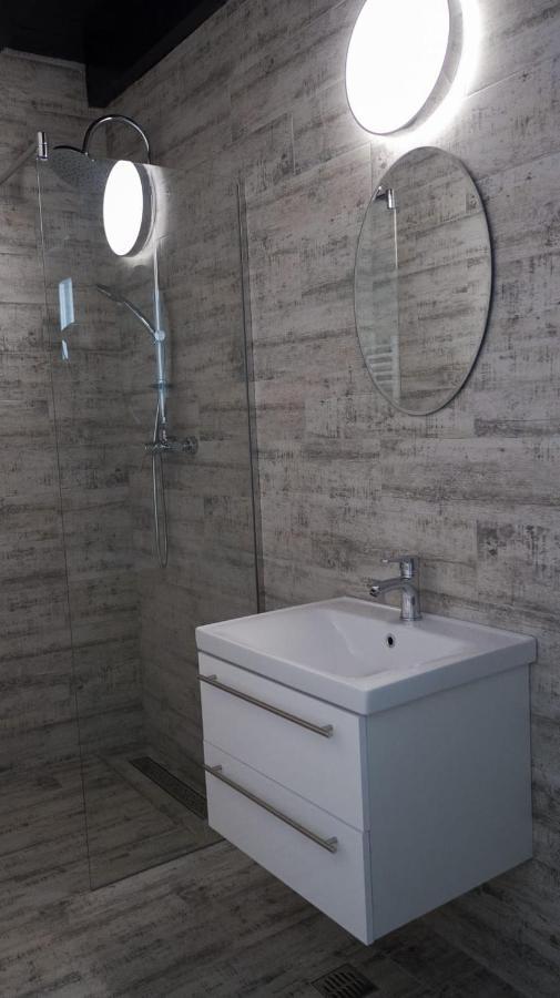 Villa Wild Rooms Jiet ภายนอก รูปภาพ